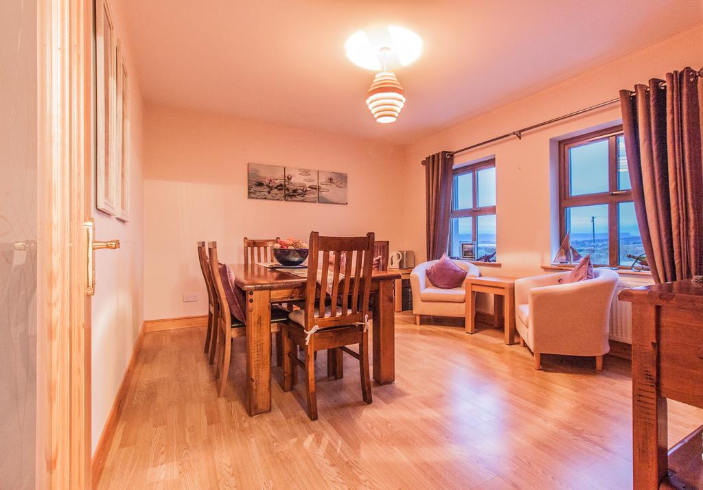 Achill Water'S Edge Bed & Breakfast Doogort Exterior photo